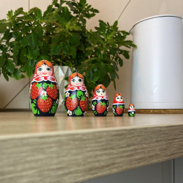 Матрешки в сарафане с клубникой, старинные игрушки, 5 шт