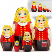 Матрешки в национальных костюмах