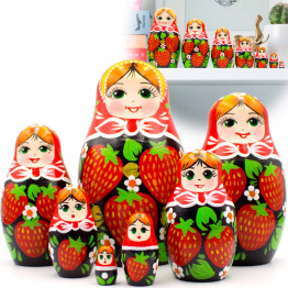 Матрешка в сарафане с клубникой (набор 7 шт)