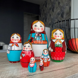 Матрешка расписанная в стиле первой русской матрешки, коллекционная игрушка, набор 7 шт